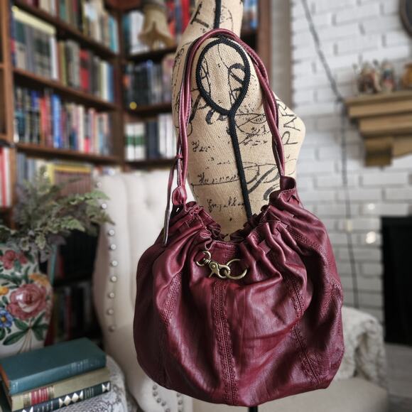 Adrienne Vittadini Hobo Bag Burgundy Leather Shoulder Slouchy Pocket Boho Y2K - Picture 2 of 14